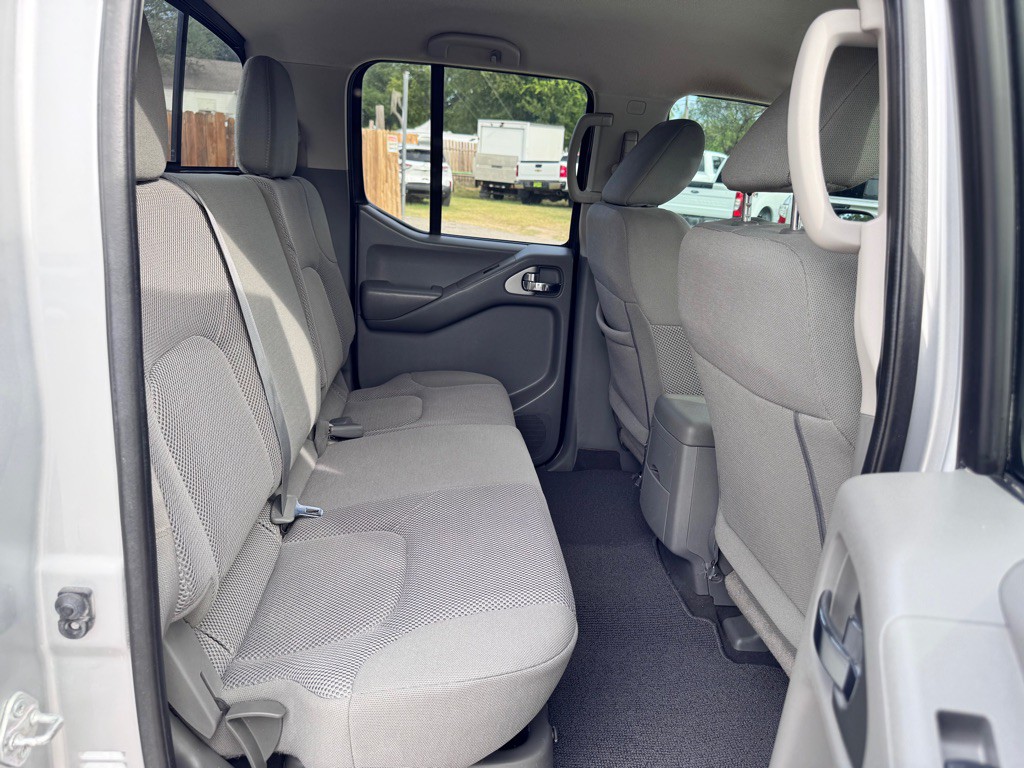 2021 Nissan Frontier Image 15