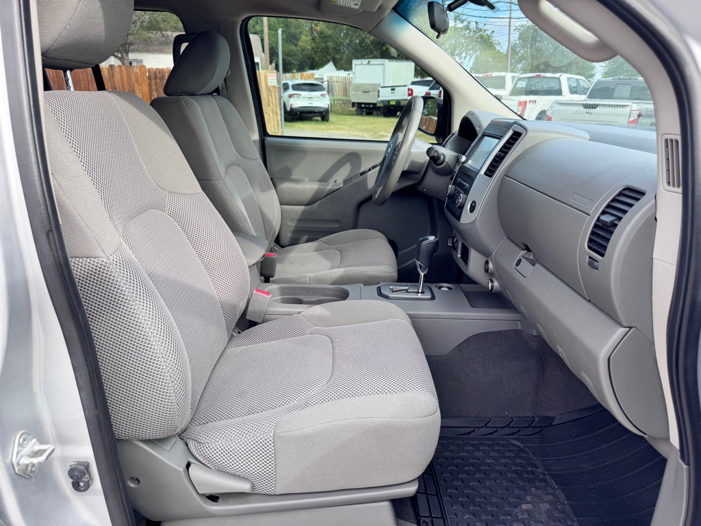2021 Nissan Frontier Image 17