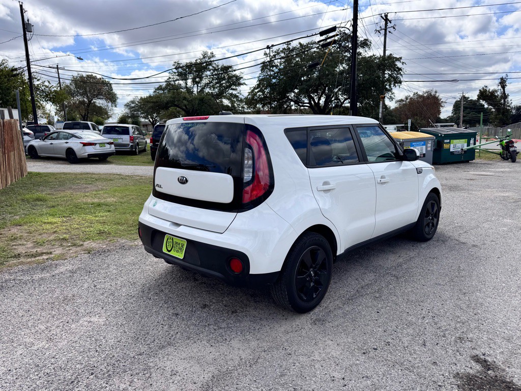 2017 Kia Soul Image 6