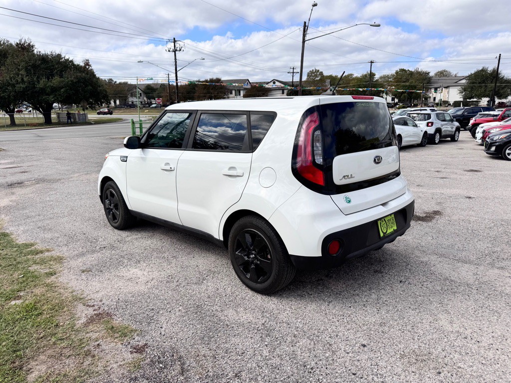 2017 Kia Soul Image 8