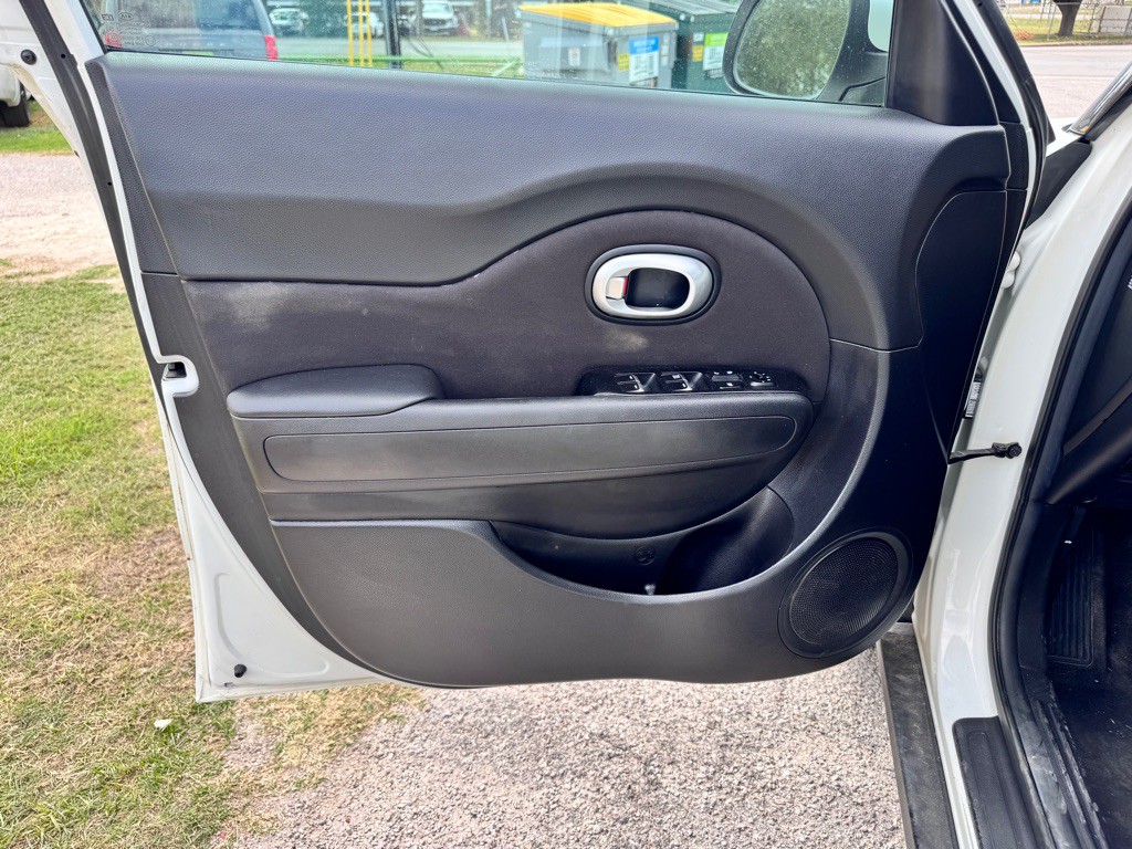 2017 Kia Soul Image 12