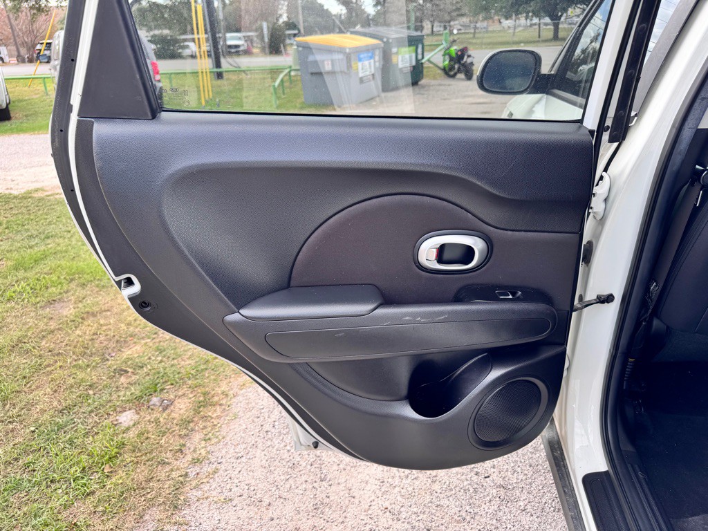 2017 Kia Soul Image 14