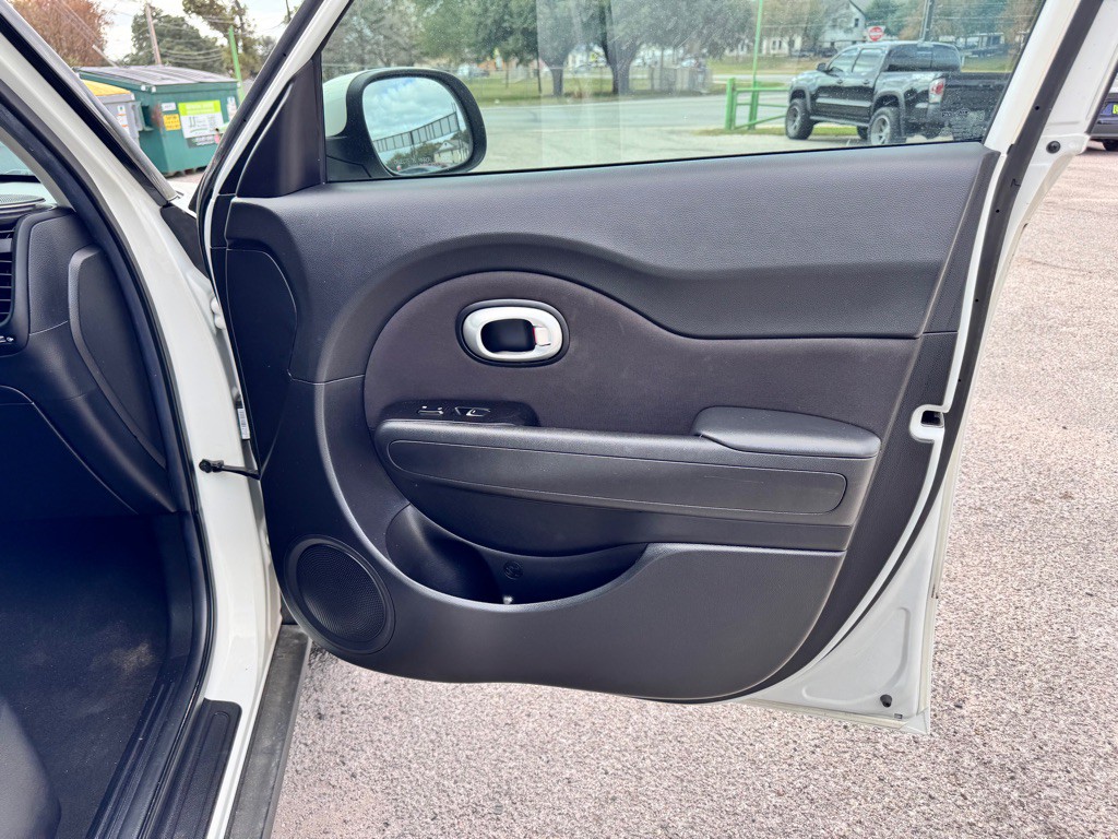 2017 Kia Soul Image 18