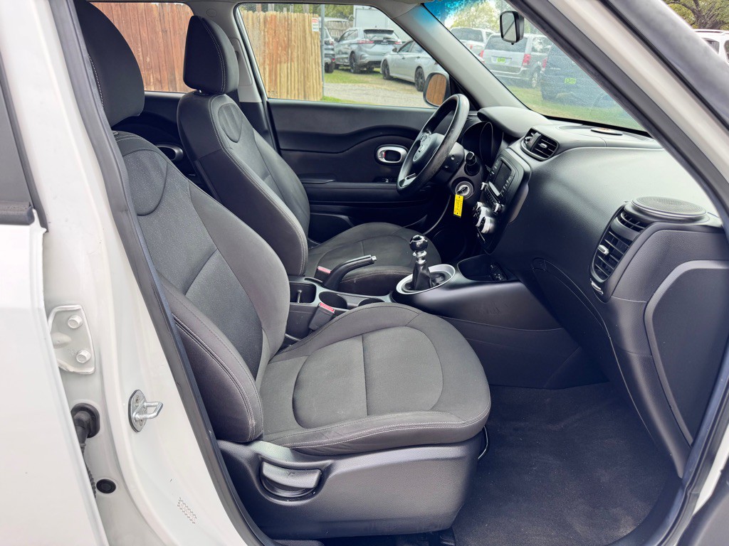 2017 Kia Soul Image 19