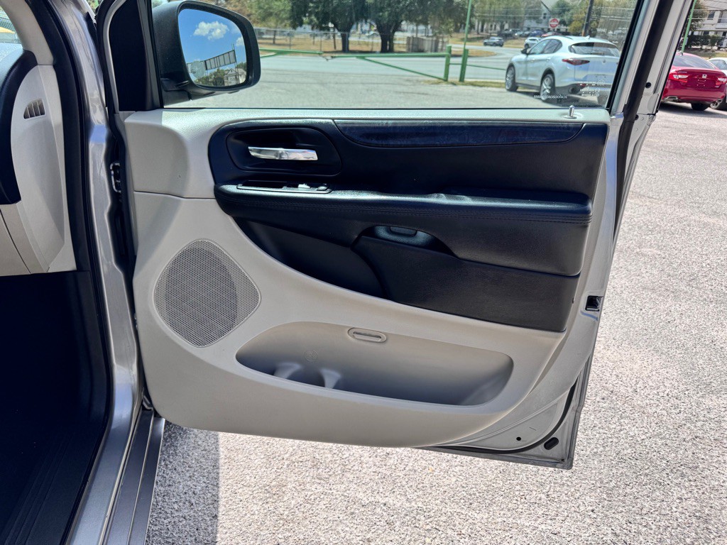 2016 Dodge Grand Caravan Image 14