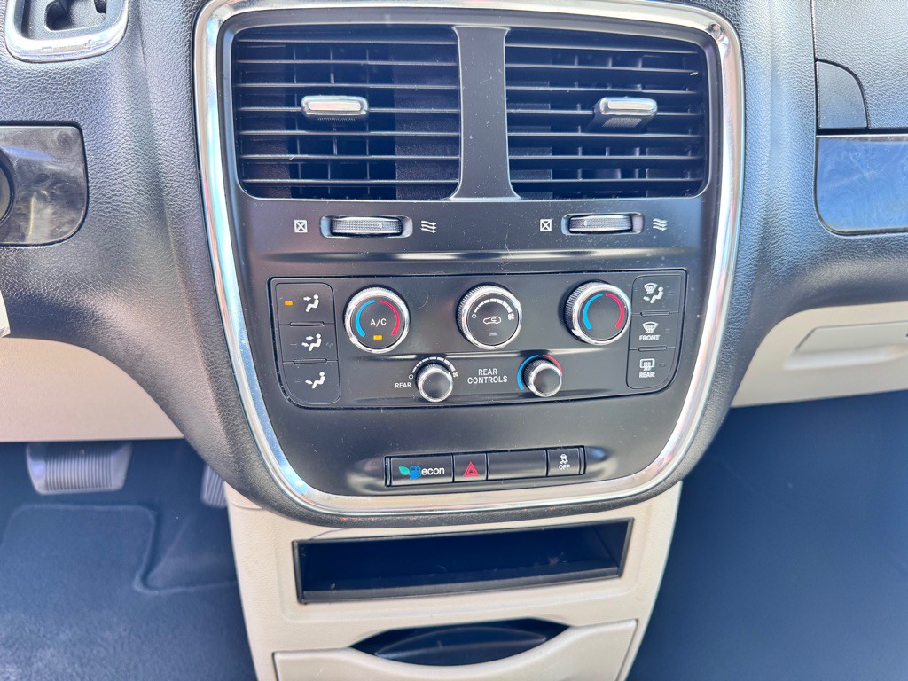 2016 Dodge Grand Caravan Image 24