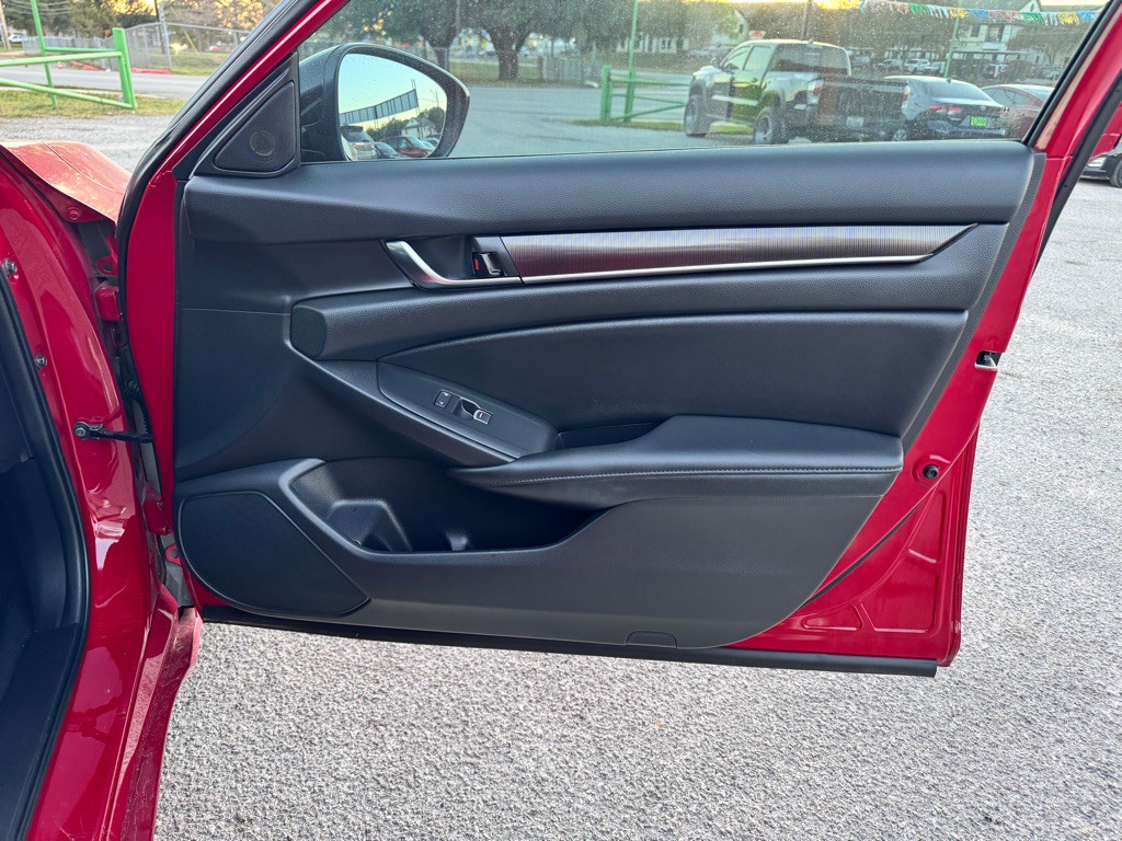 2022 Honda Accord Image 17