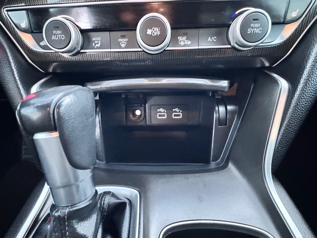 2022 Honda Accord Image 24
