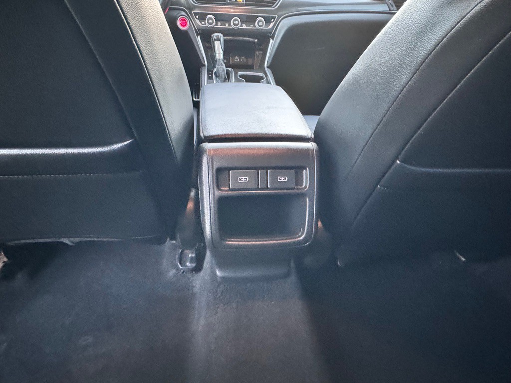 2022 Honda Accord Image 32