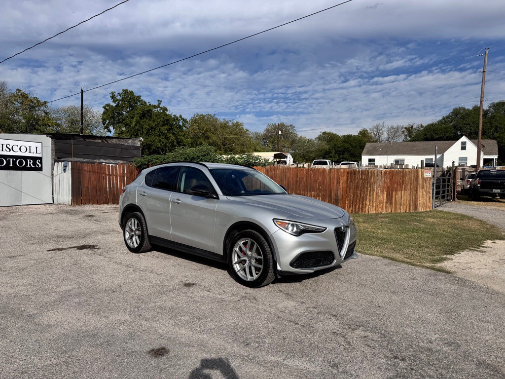 2018 Alfa Romeo Stelvio Image 1