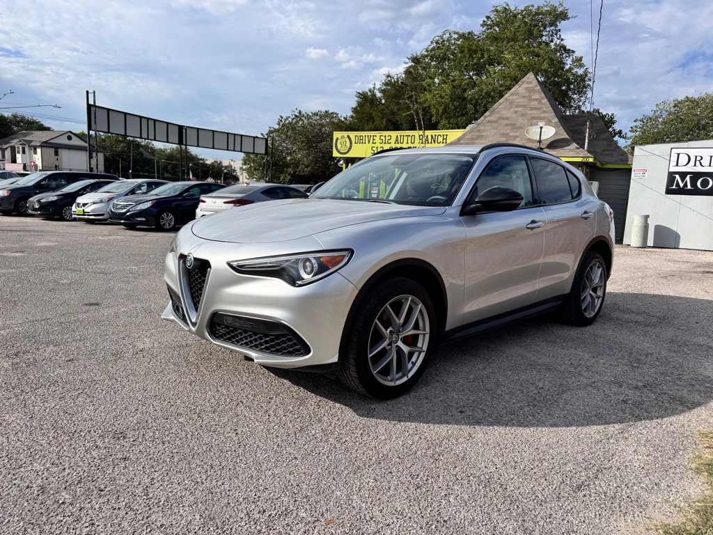 2018 Alfa Romeo Stelvio Image 8