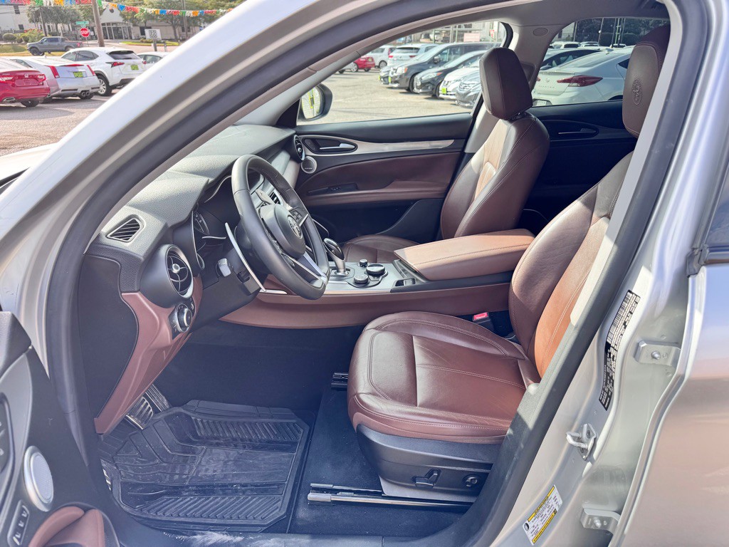 2018 Alfa Romeo Stelvio Image 10