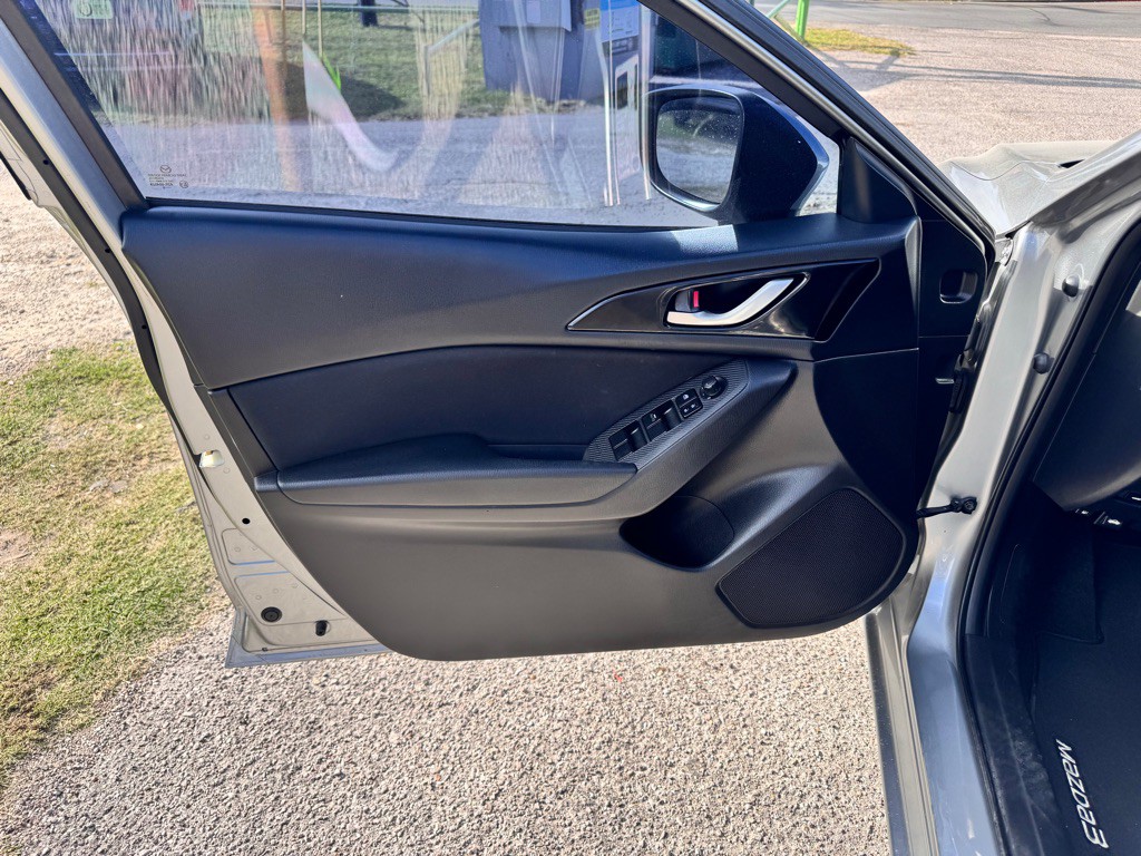 2016 Mazda Mazda3 Image 11