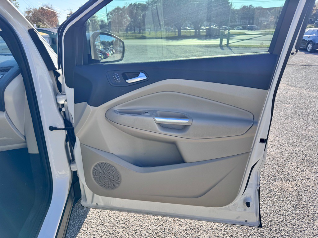 2017 Ford Escape Image 16