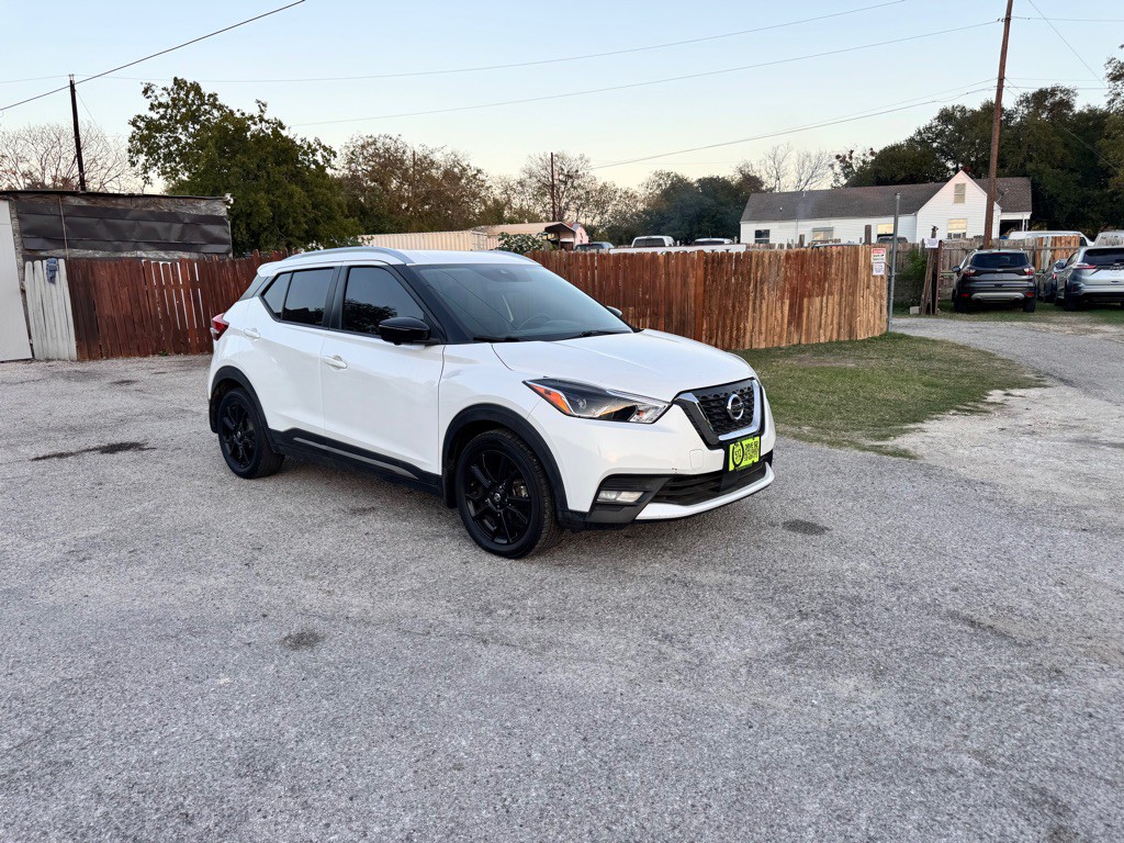 2020 Nissan Kicks Image 1