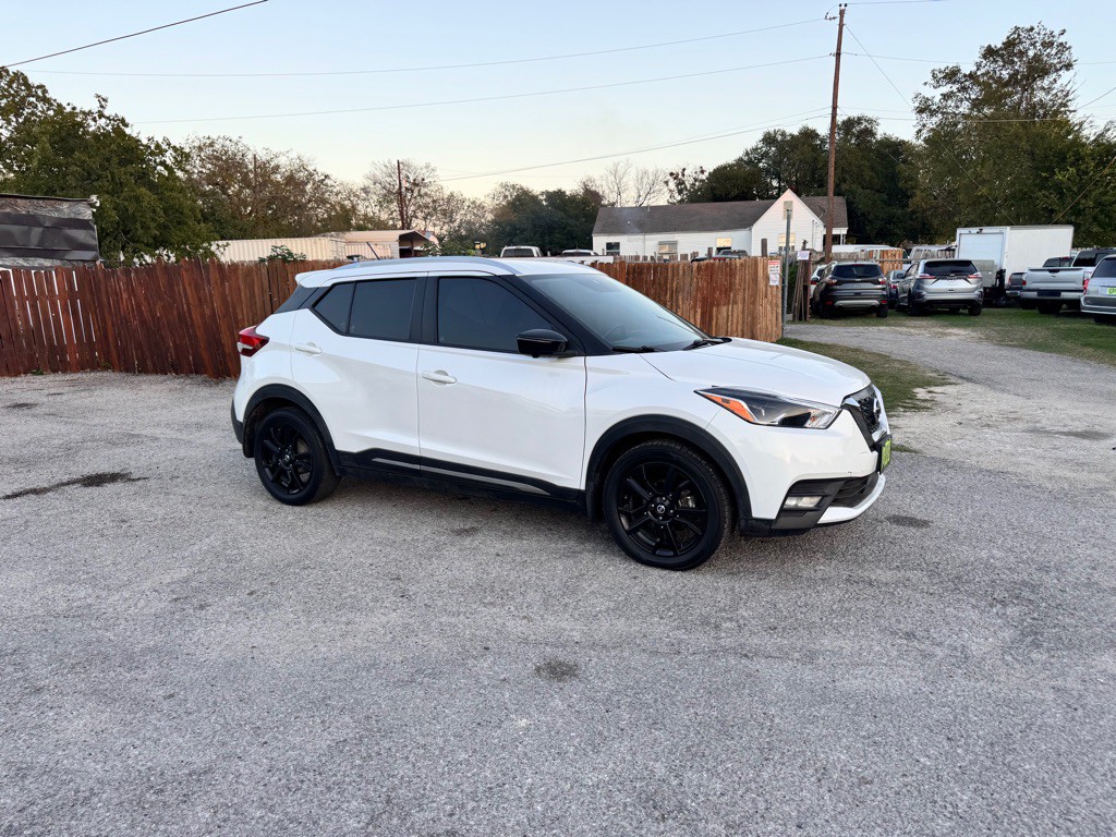 2020 Nissan Kicks Image 2