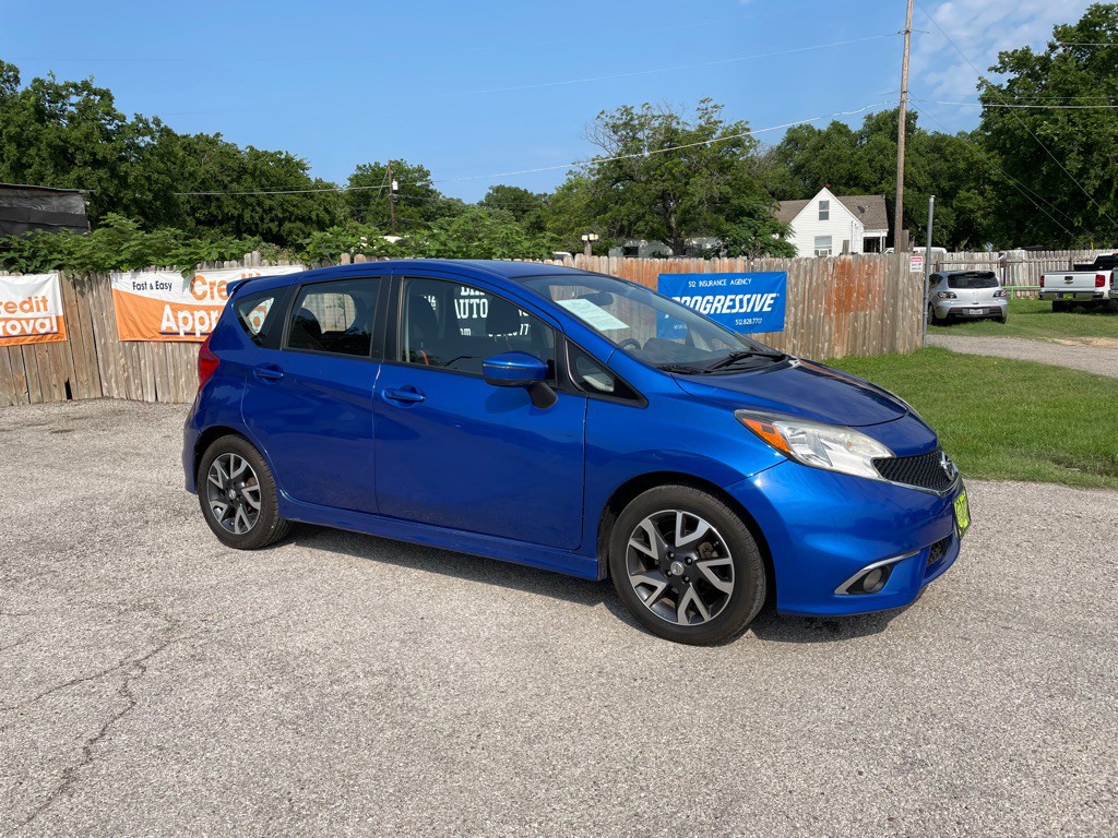 2015 Nissan Versa Image 2