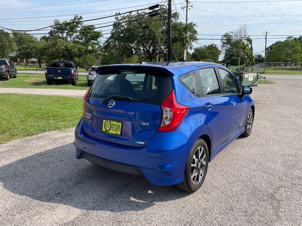 2015 Nissan Versa Image 4