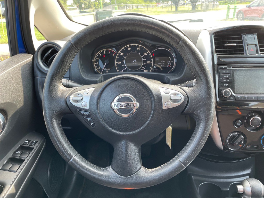 2015 Nissan Versa Image 23