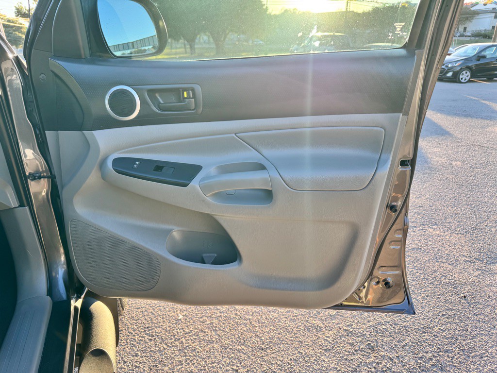 2012 Toyota Tacoma Image 16