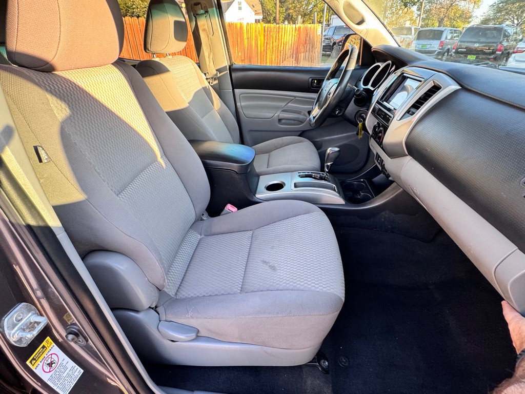 2012 Toyota Tacoma Image 17