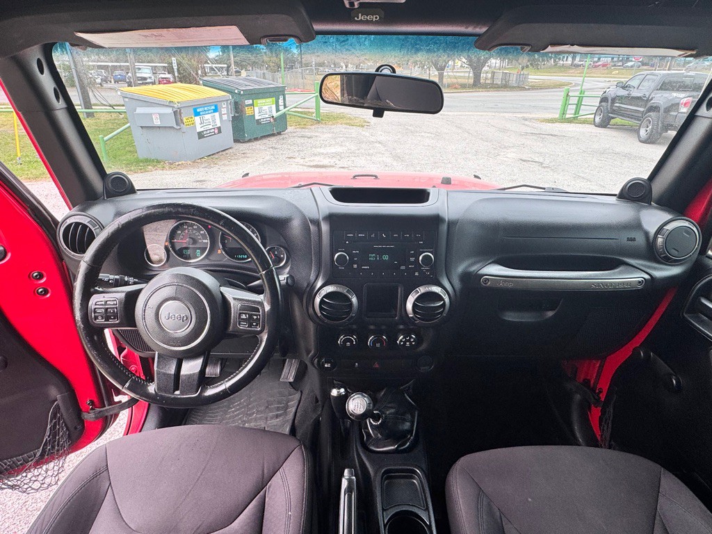 2013 Jeep Wrangler Image 18