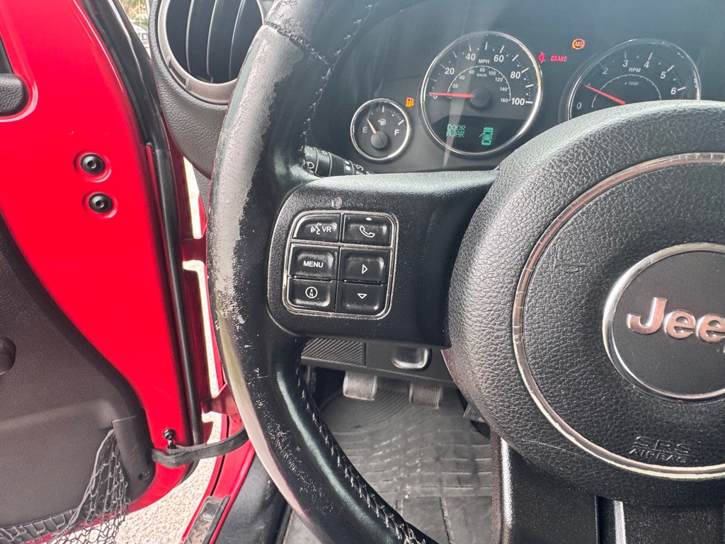 2013 Jeep Wrangler Image 20