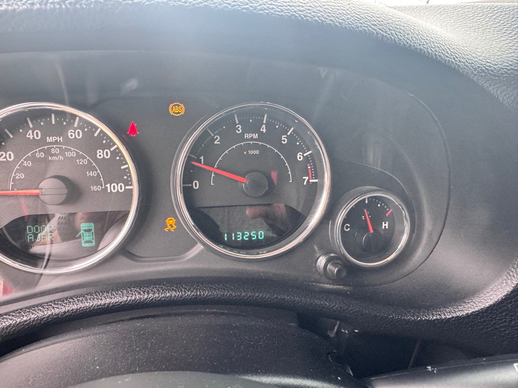 2013 Jeep Wrangler Image 27