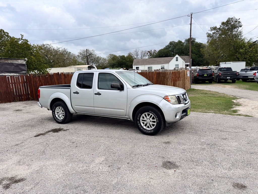 2016 Nissan Frontier Image 2