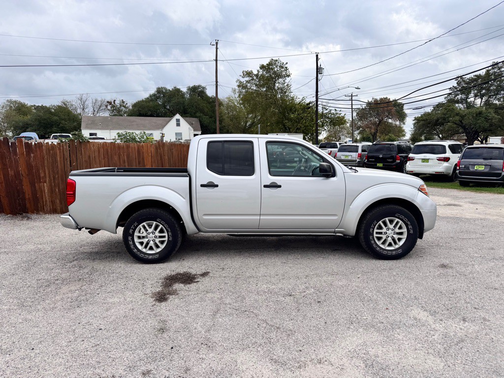 2016 Nissan Frontier Image 3