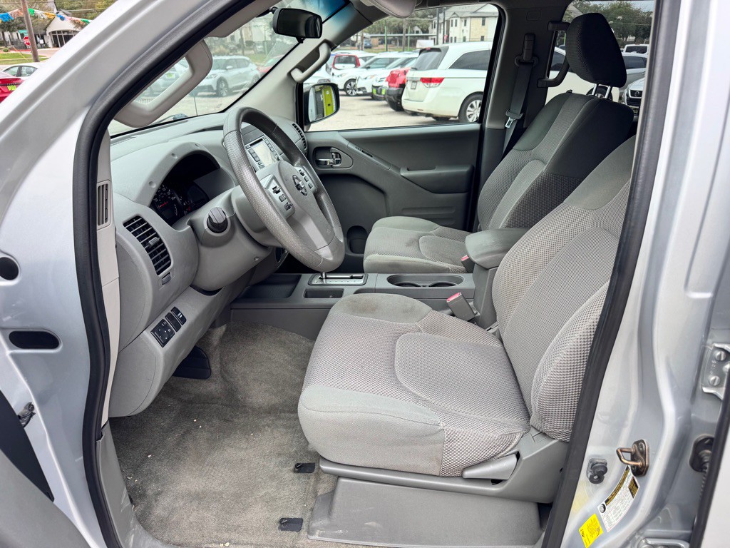 2016 Nissan Frontier Image 10