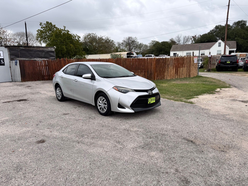 2017 Toyota Corolla Image 1