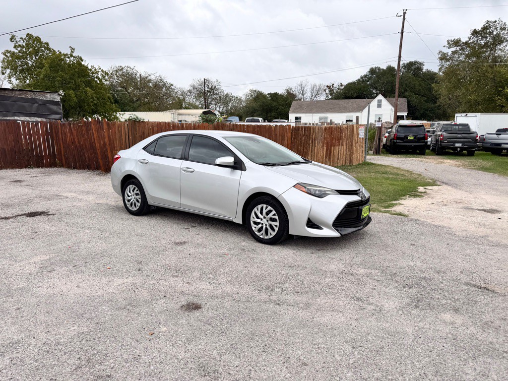 2017 Toyota Corolla Image 2