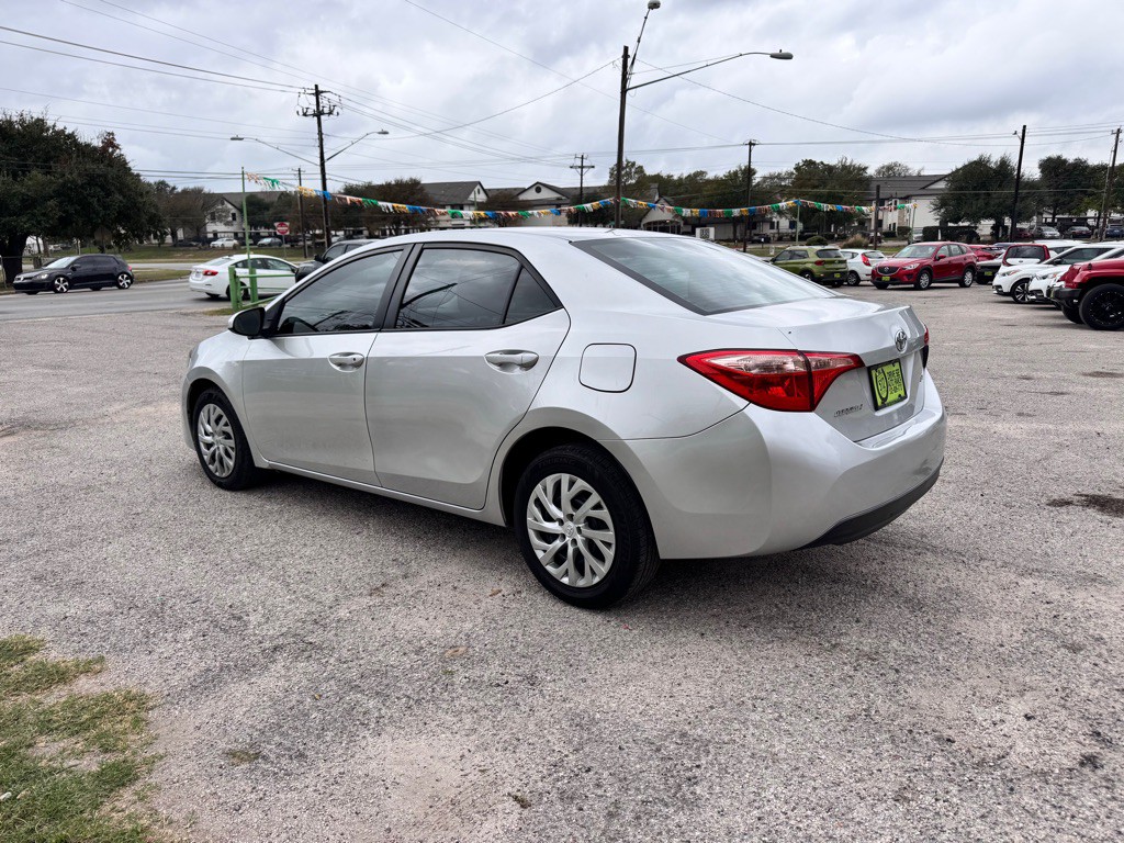 2017 Toyota Corolla Image 7