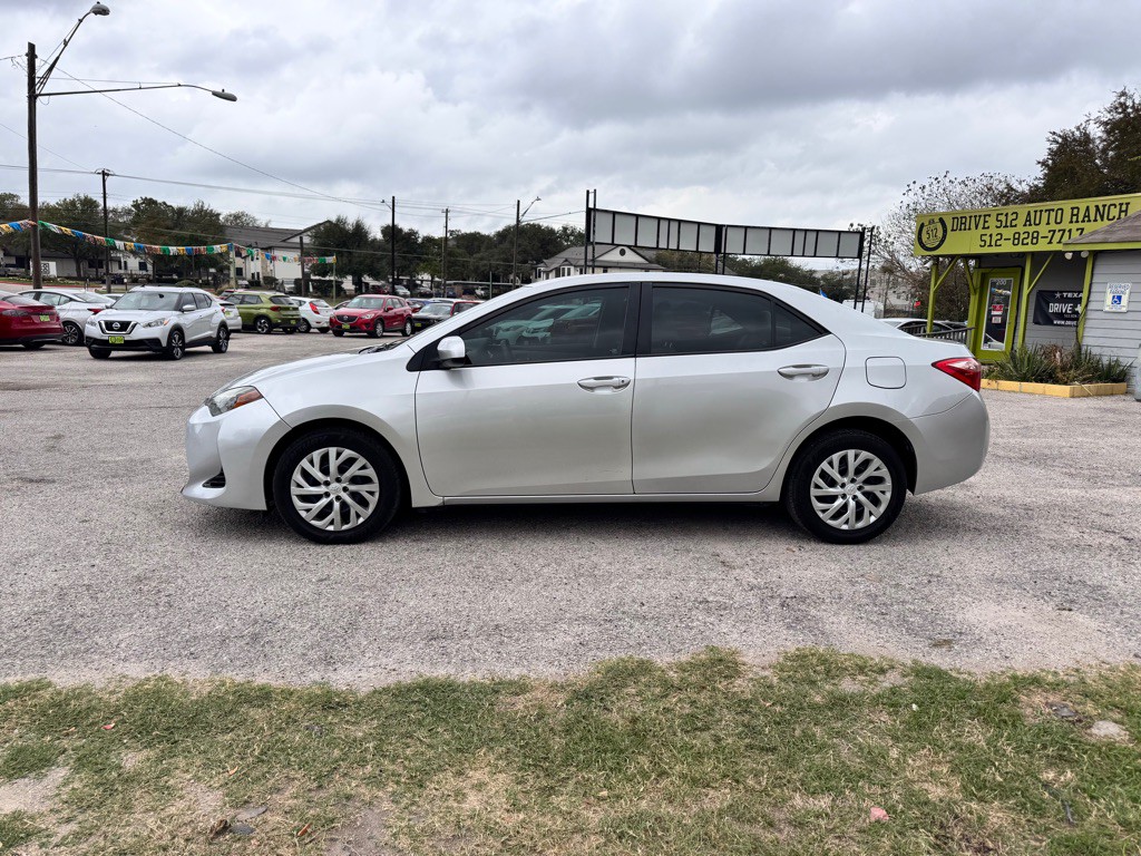 2017 Toyota Corolla Image 8