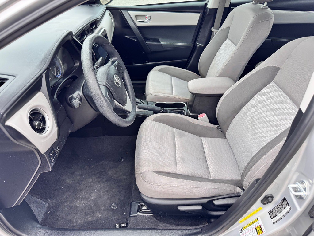 2017 Toyota Corolla Image 12