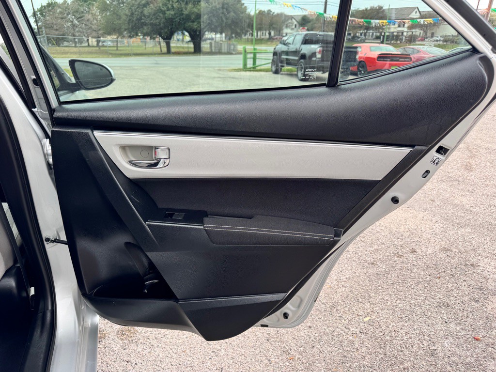 2017 Toyota Corolla Image 15