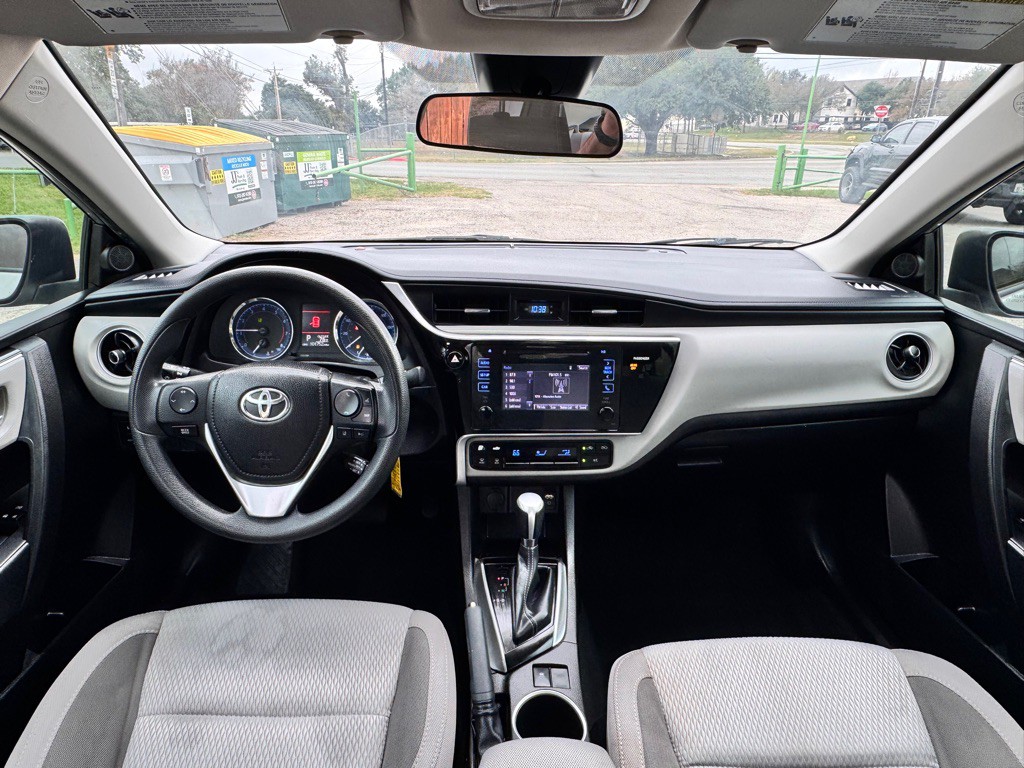 2017 Toyota Corolla Image 19