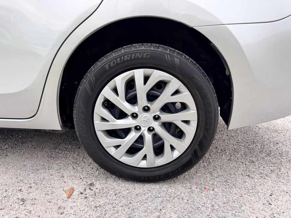 2017 Toyota Corolla Image 29