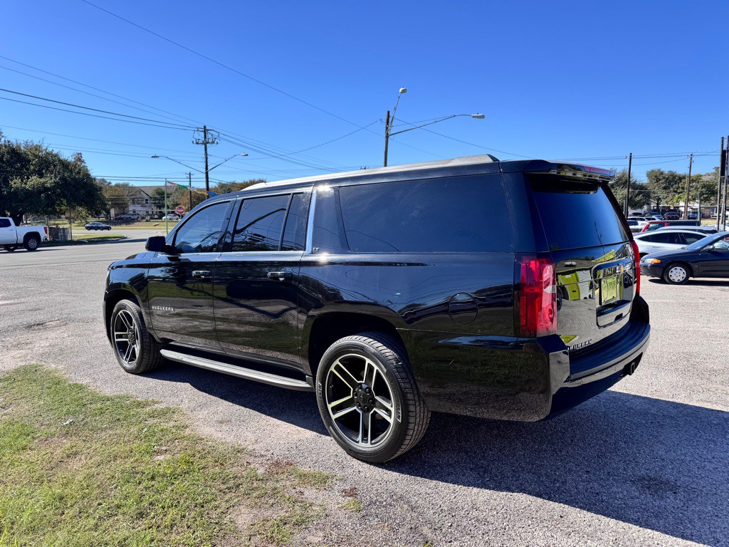 2019 Chevrolet Suburban Image 6