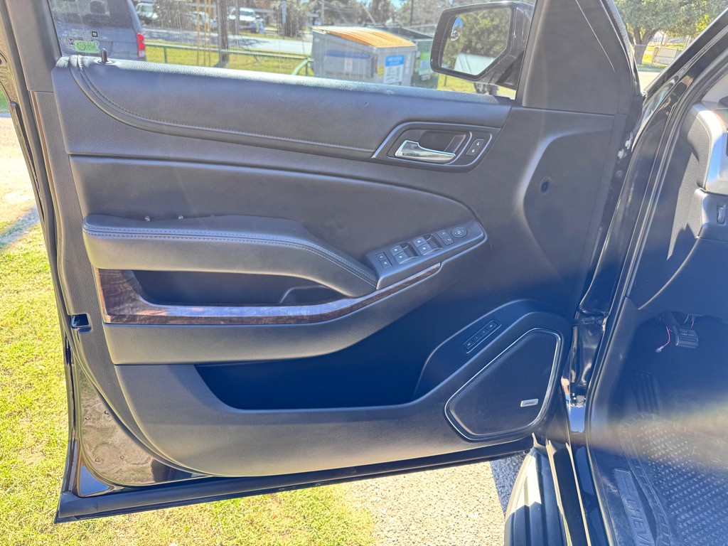 2019 Chevrolet Suburban Image 10