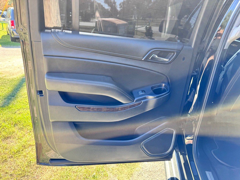 2019 Chevrolet Suburban Image 13