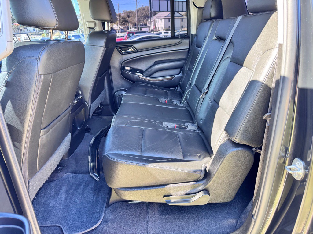 2019 Chevrolet Suburban Image 14