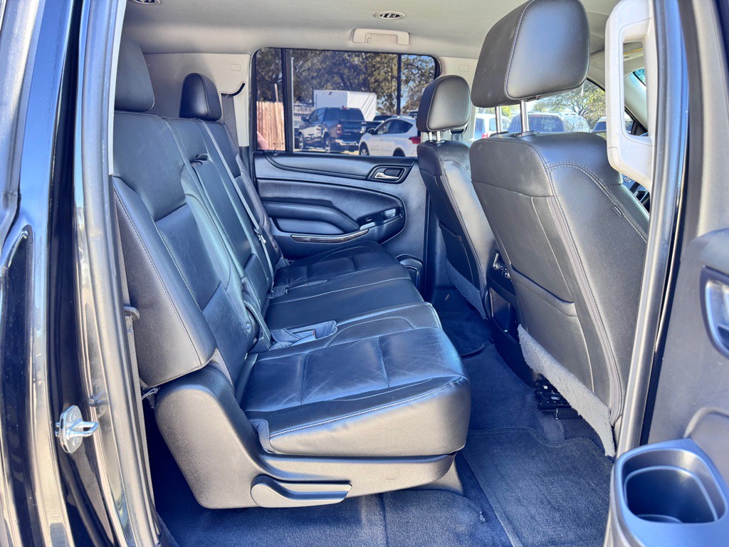 2019 Chevrolet Suburban Image 17