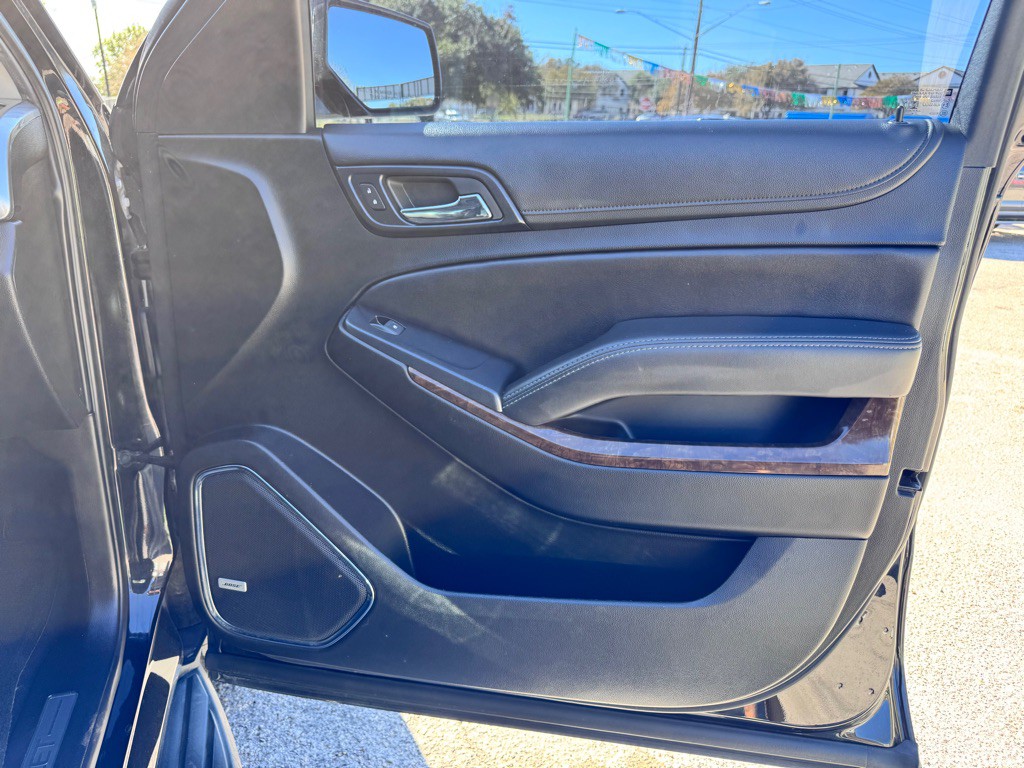 2019 Chevrolet Suburban Image 19