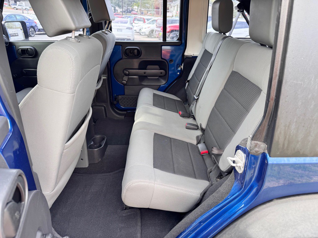 2010 Jeep Wrangler Unlimited Image 13