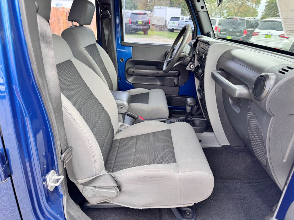 2010 Jeep Wrangler Unlimited Image 17