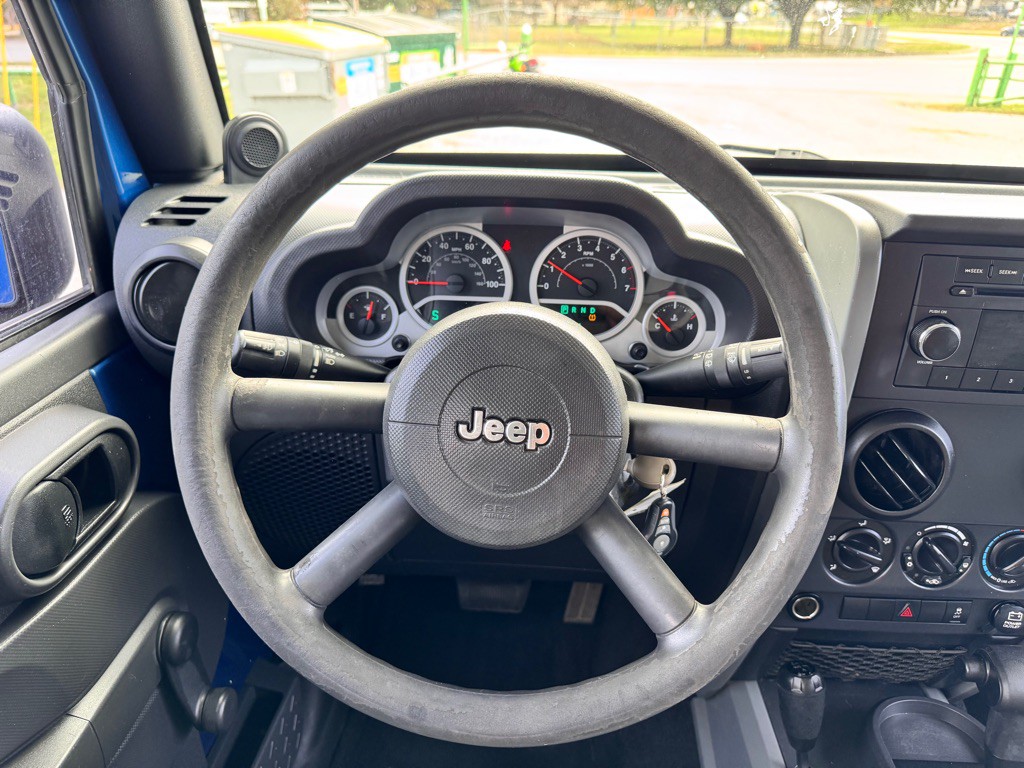 2010 Jeep Wrangler Unlimited Image 19