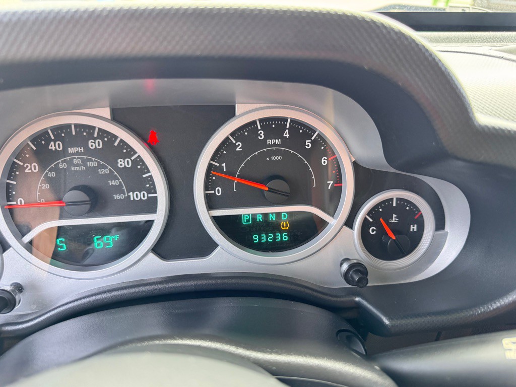 2010 Jeep Wrangler Unlimited Image 24