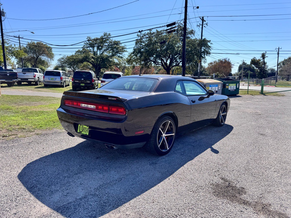 2012 Dodge Challenger Image 4